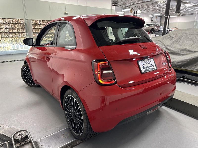 2024 Fiat 500e Inspi(red)Image 23