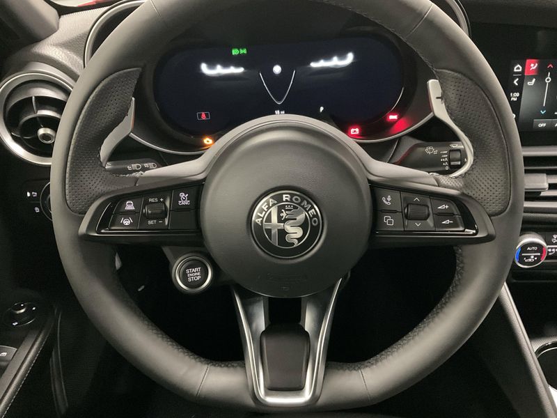 New 2026 Alfa Romeo Giulia AwdImage 15