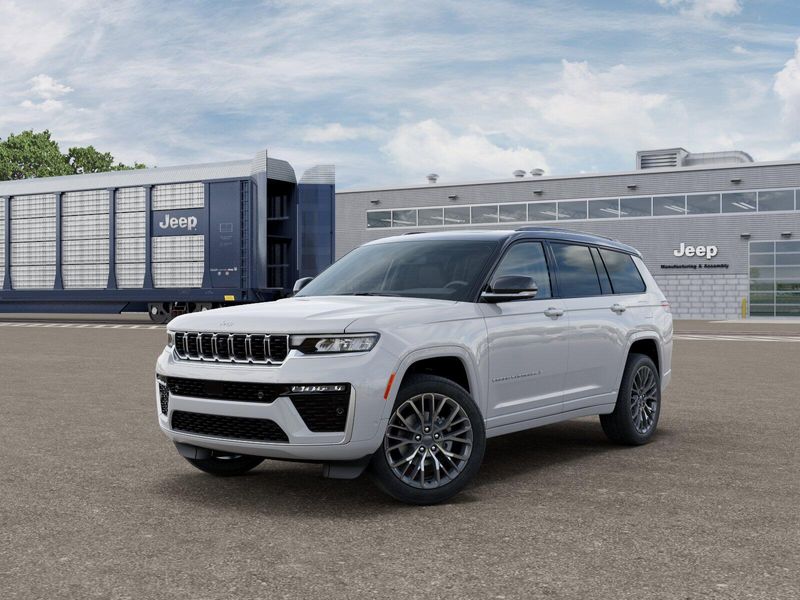 New 2026 Jeep Grand Cherokee L Summit 4x4Image 1