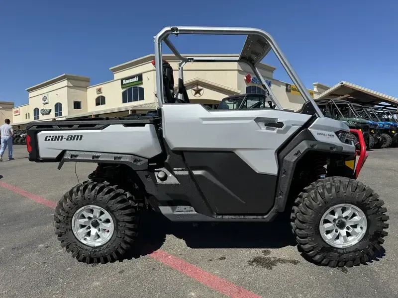 2025 Can-Am DEFENDER X MR HD10 WITH HALF DOORS HYPER SILVER AND LEGION REDImage 4