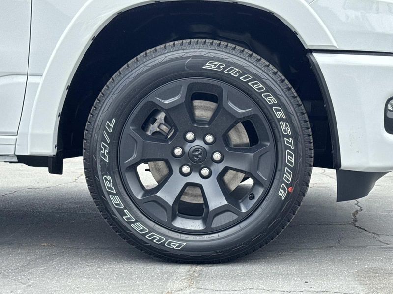 New 2026 RAM 1500 Big Horn Crew Cab 4x2 5'7' Box
