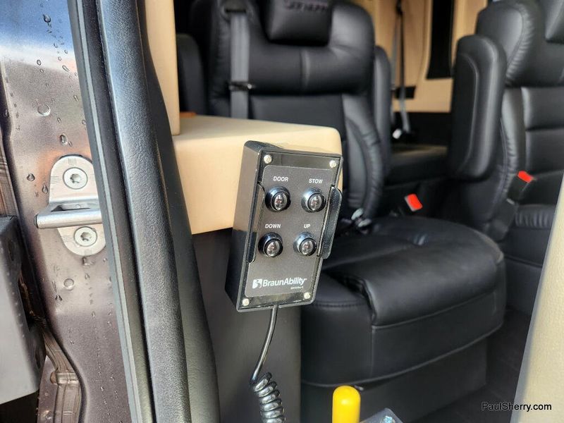 New 2024 RAM Promaster 2500 Slt+ Window Van High Roof 159' Wb