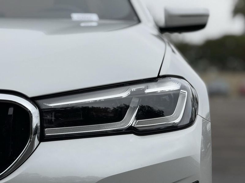 Used 2023 BMW 5 Series 530e iPerformanceImage 13