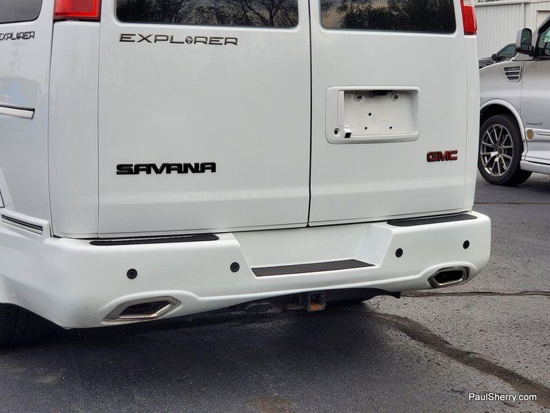 2022 GMC Savana Cargo Image 9