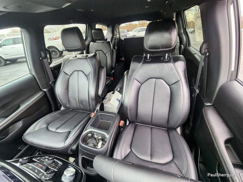 New 2026 Chrysler Voyager Lx