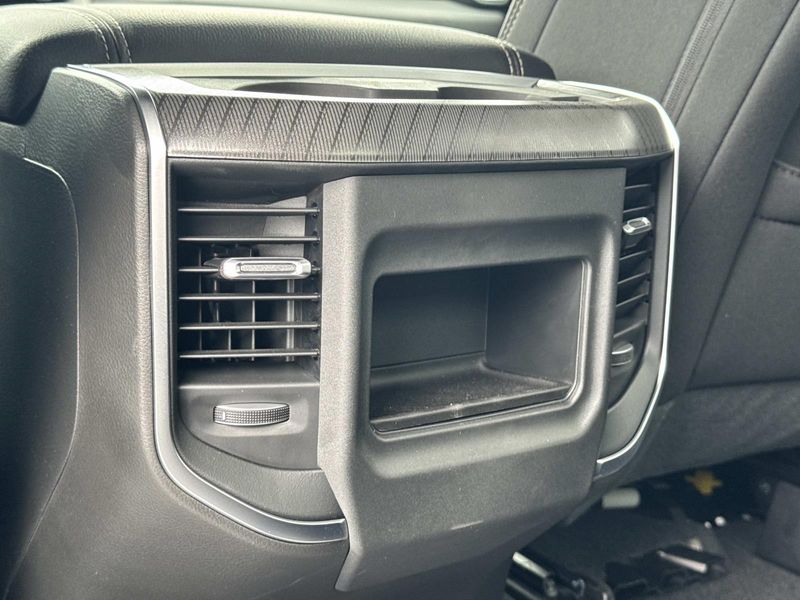 New 2026 RAM 1500 Big Horn Crew Cab 4x2 5'7' Box