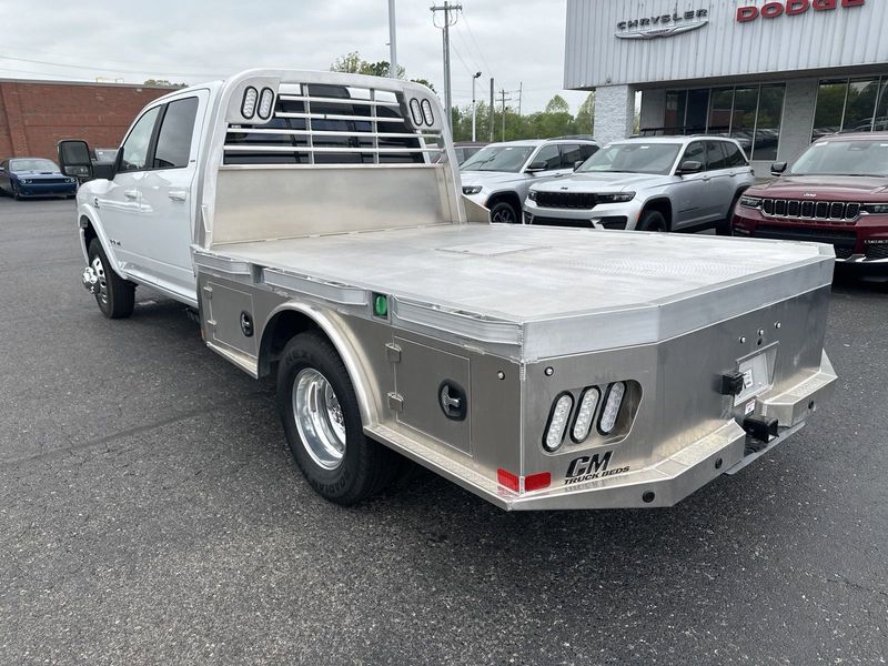 2024 RAM 3500 Laramie Crew Cab Chassis 4x4 60