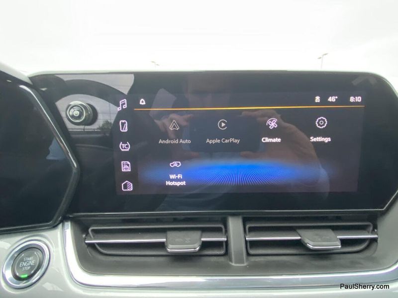 Used 2025 Chevrolet Trax LT