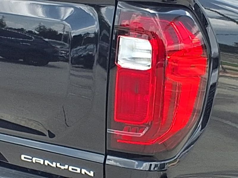 Used 2024 GMC Canyon DenaliImage 6