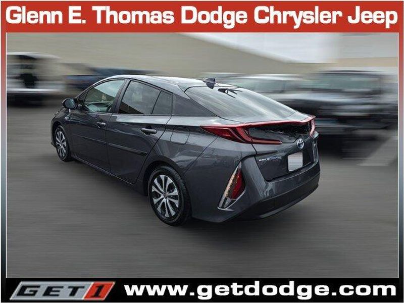 2021 Toyota RAV4 XLE photo 9