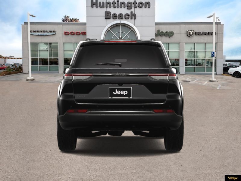 2025 Jeep Grand Cherokee Altitude X 4x4Image 6