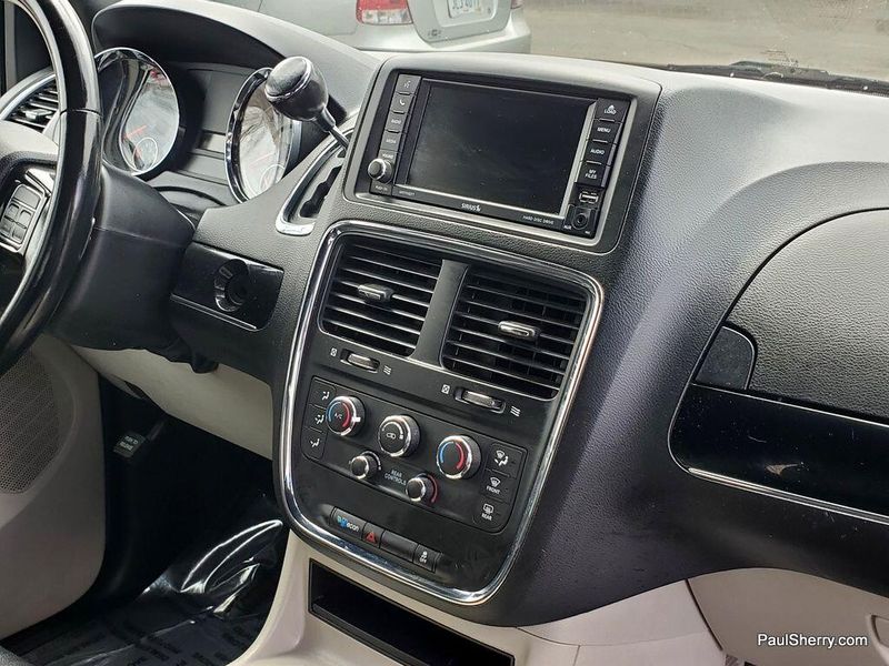 2020 Dodge Grand Caravan SXTImage 37