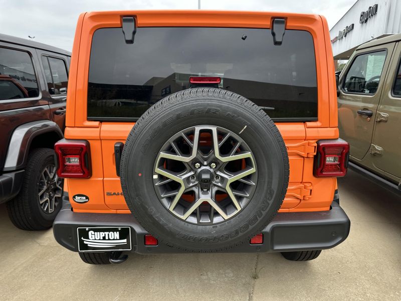 New 2025 Jeep Wrangler 4-door SaharaImage 8