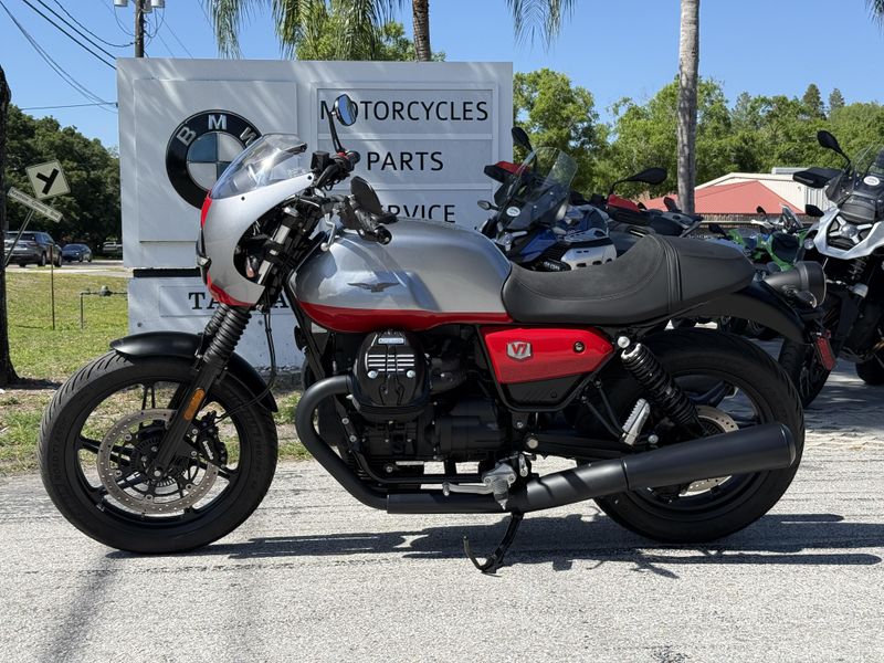 2024 Moto Guzzi V7 Stone Corsa