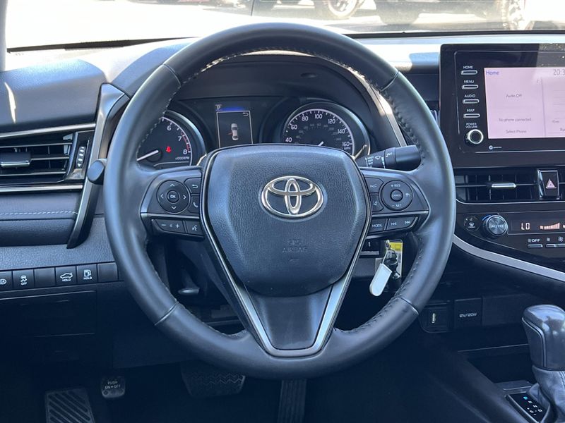 Used 2022 Toyota Camry SEImage 8