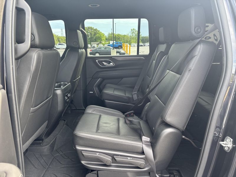 Used 2022 Chevrolet Suburban Z71Image 17