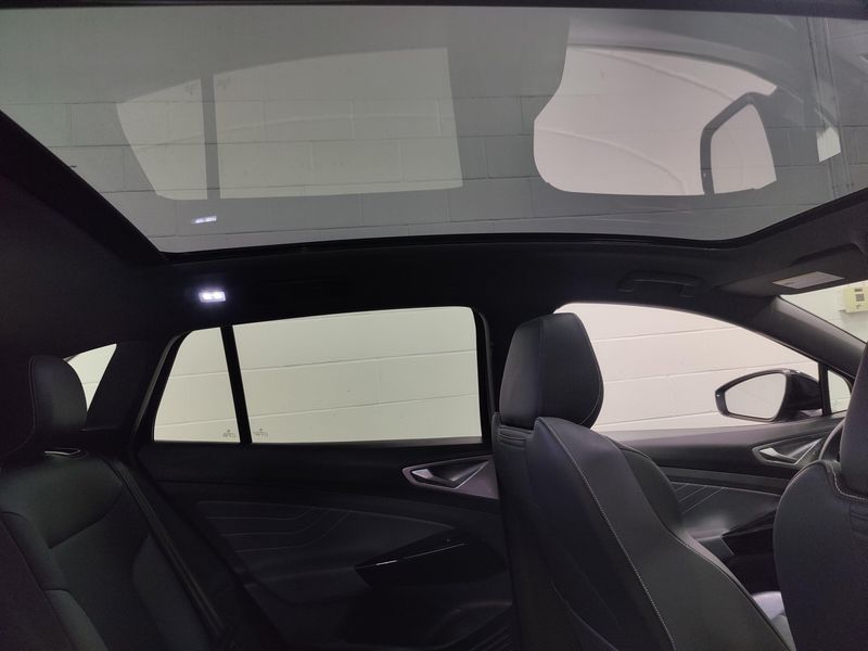 Used 2023 Volkswagen ID.4 S w/Glass RoofImage 8