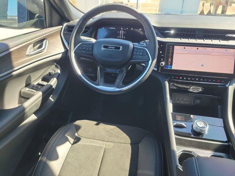 New 2026 Jeep Grand Cherokee Laredo Altitude 4x4