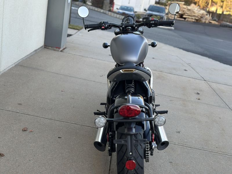 2025 Triumph BONNEVILLE BOBBERImage 5