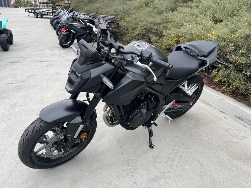 2025 Honda CB500F Image 2
