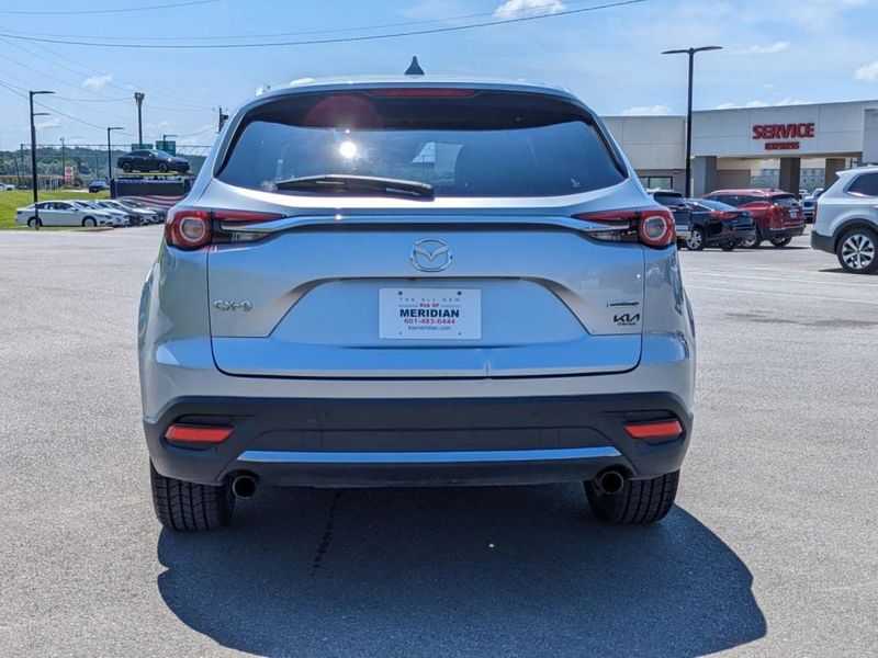 2021 Mazda CX-9 Grand Touring in a Sonic Silver Metallic exterior color. Johnson Dodge 601-693-6343 pixelmotiondemo.com 