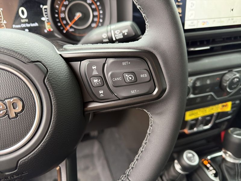 New 2026 Jeep Gladiator Sport S 4x4Image 26