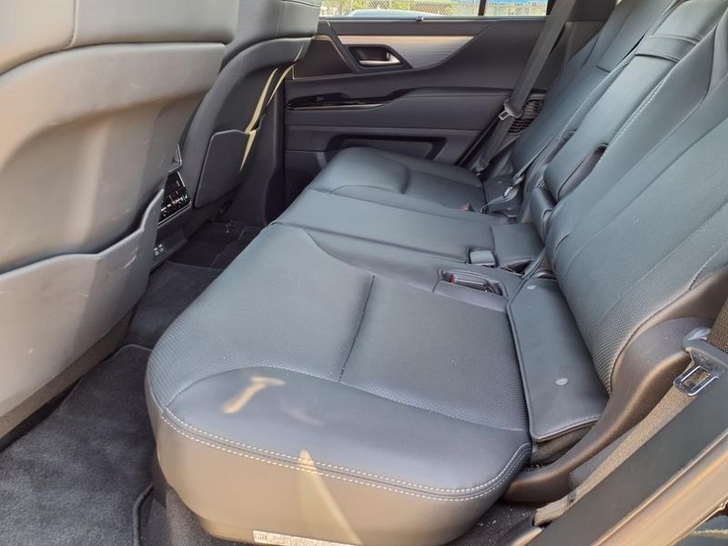 2022 Lexus LX 600 F SPORTImage 19