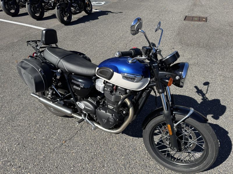2022 Triumph Bonneville T100 - BLUE 