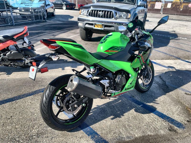 Used 2023 Kawasaki NINJA 400 Image 8