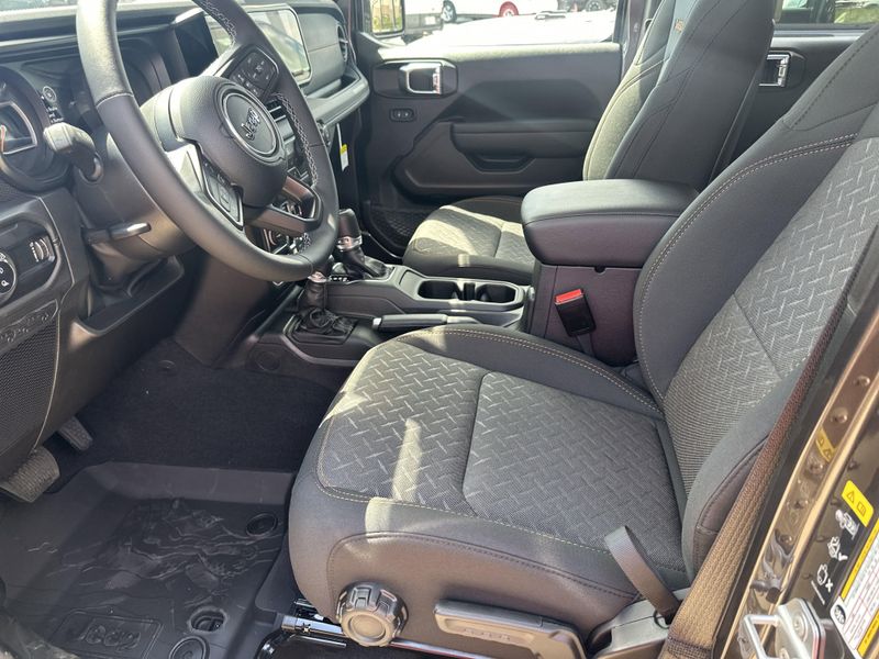 2025 Jeep Gladiator Mojave 4x4Image 20