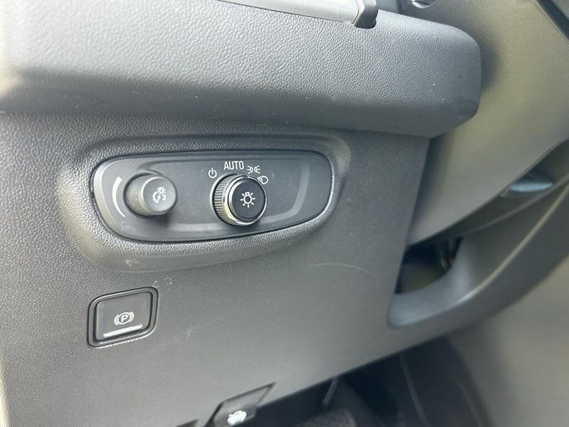 2023 Gmc Terrain SLE photo 14