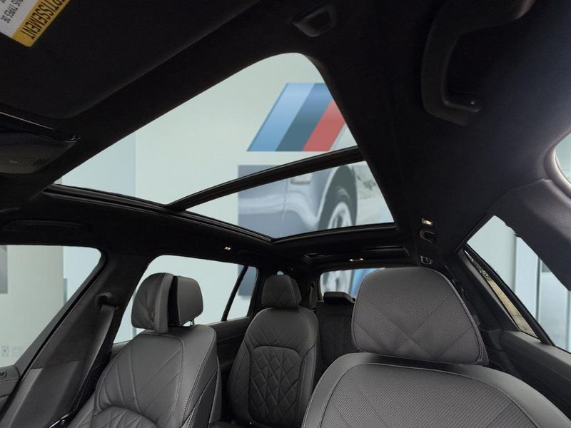 2023 BMW X7 xDrive40iImage 23