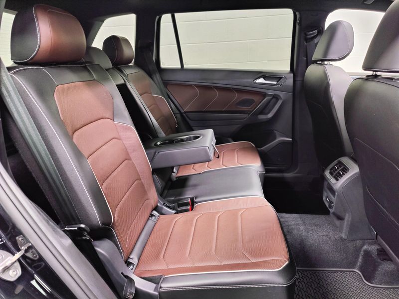 Used 2024 Volkswagen Tiguan AWD SEL R-Line w/Sunroof/NavImage 25