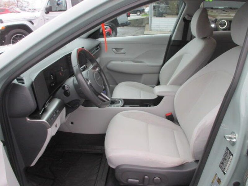 Used 2024 Hyundai Kona SELImage 13