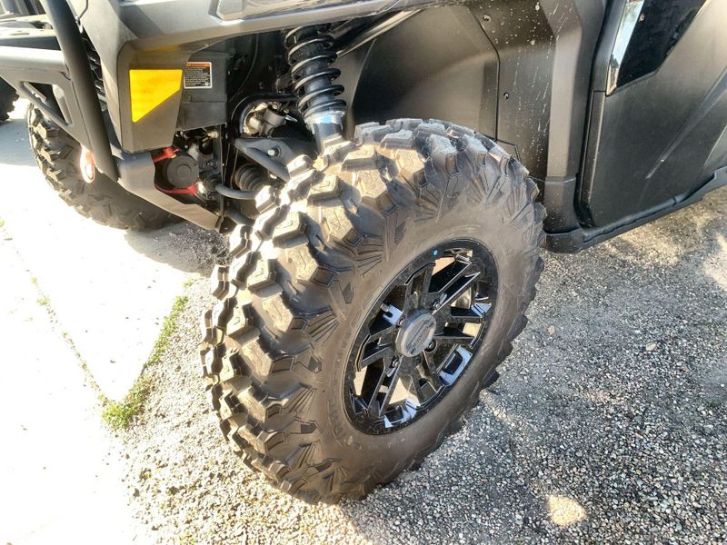 New 2025 Can-Am DEFENDER MAX LONE STAR CAB HD10 Image 8