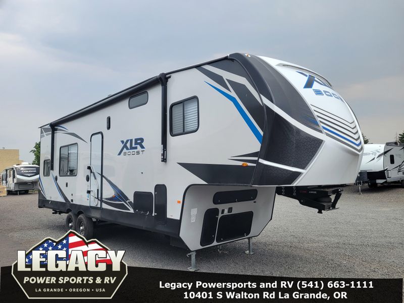 Used 2022 FOREST RIVER BOOST M-32RZR14 Image 2