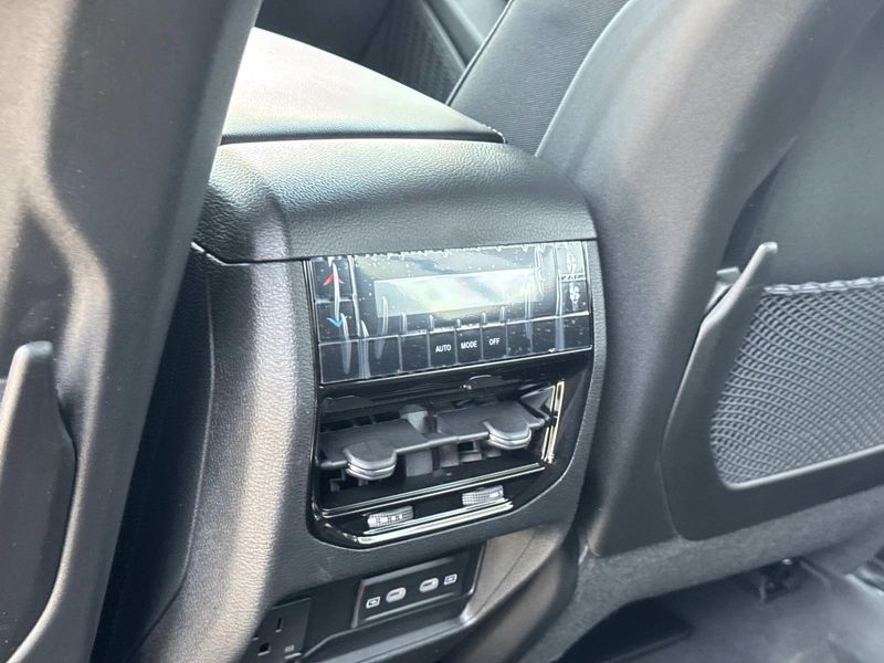 New 2026 Jeep Grand Cherokee L Laredo Altitude 4x2