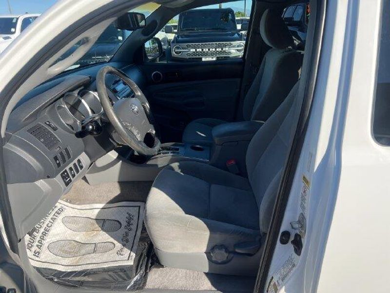 Used 2009 Toyota Tacoma PreRunnerImage 9
