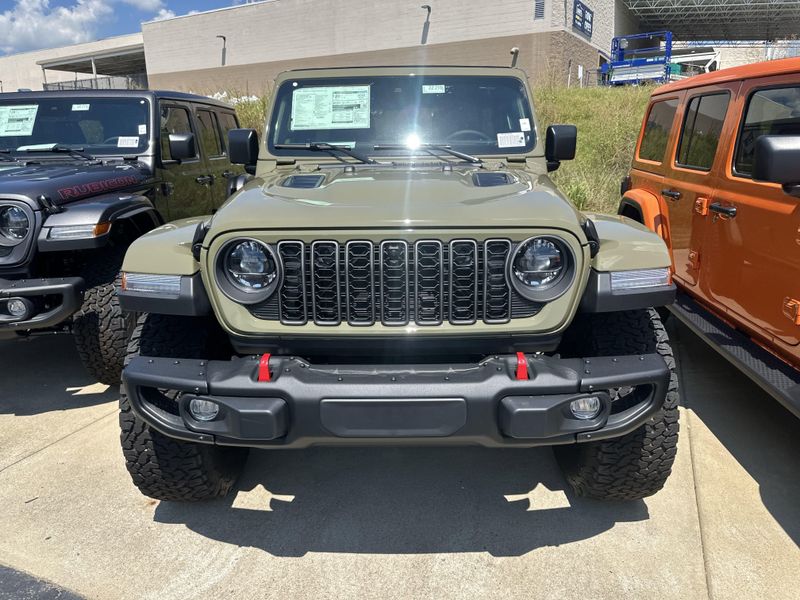 New 2025 Jeep Wrangler 4-door Rubicon XImage 2