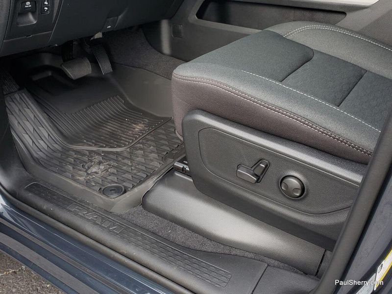 2025 RAM 1500 Big Horn Crew Cab 4x4 5