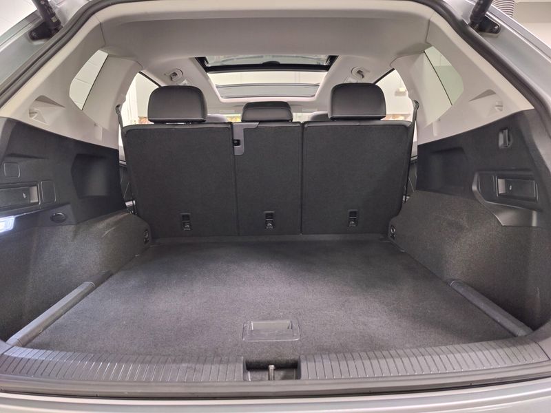 Used 2022 Volkswagen Tiguan SE AWD w/SunroofImage 14