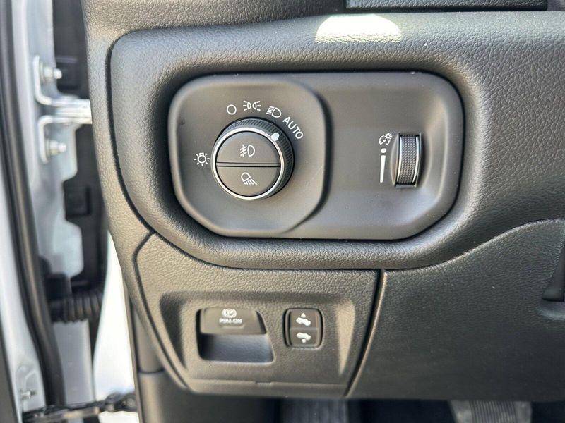 2025 RAM 1500 Big HornImage 16
