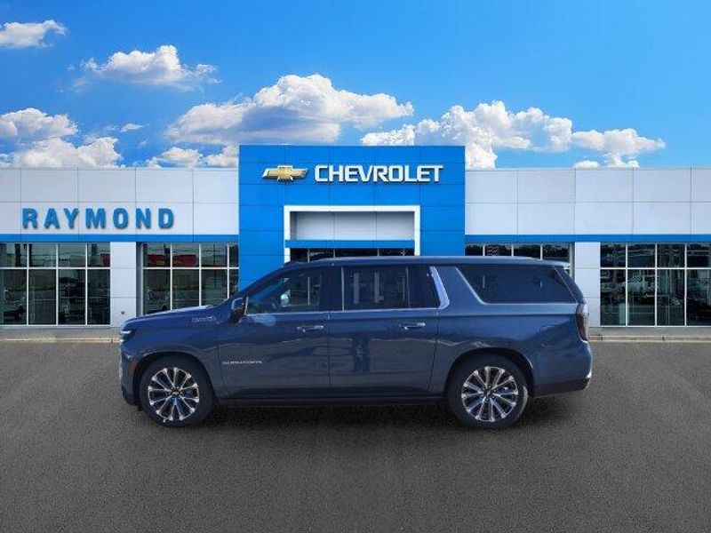 New 2026 Chevrolet Suburban High CountryImage 7