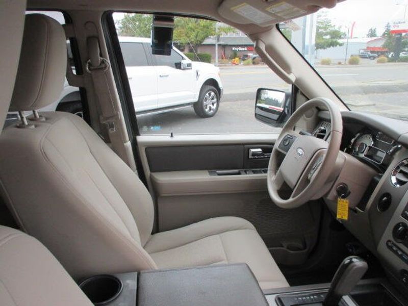 Used 2012 Ford Expedition EL Image 24