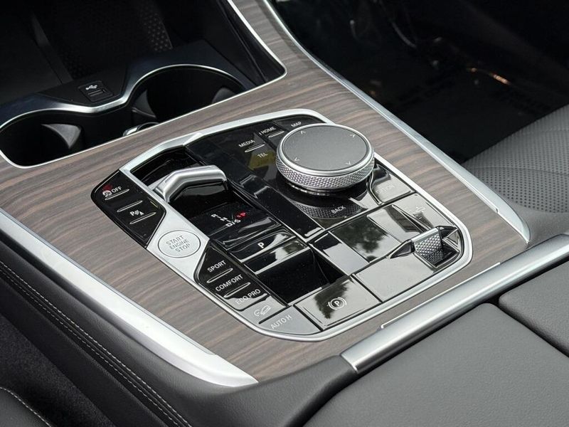 2025 BMW X7 xDrive40iImage 25
