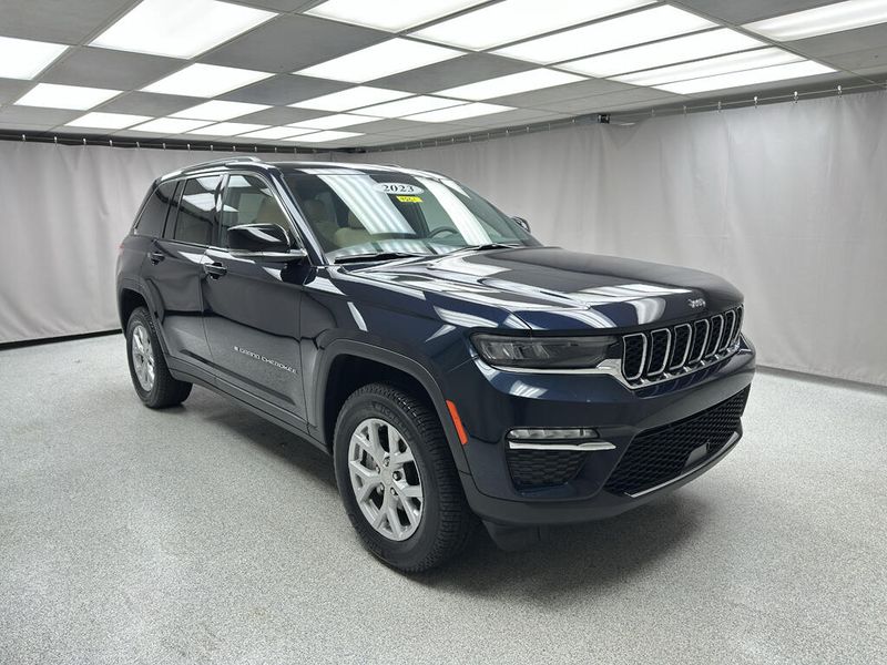 Used 2023 Jeep Grand Cherokee LimitedImage 5