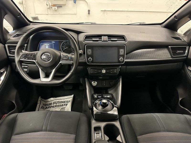 2020 Nissan Leaf SVImage 25