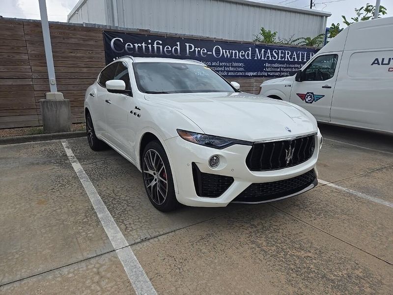 2022 Maserati Levante ModenaImage 2