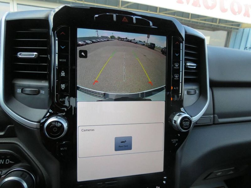 Used 2023 RAM 1500 Big Horn 4x4 4dr Crew Cab 5.6 ft. SB PickupImage 14