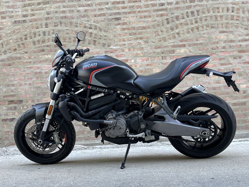 2020 Ducati Monster 821 Stealth  Image 2